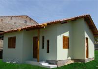 026 Casa de alvenaria, em terreno plano