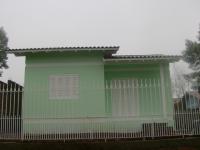 27 Casa de alvenaria, com desnível de telhado