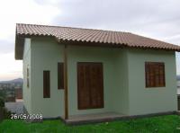 39 Casa de alvenaria, com porão 