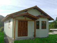 41 Casa de alvenaria, com porão 